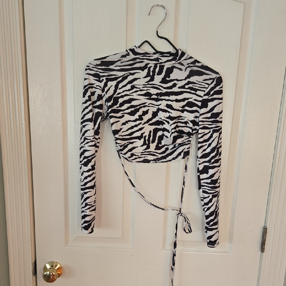 Zebra Print Long Sleeve Wrap Crop Top - White/Black
